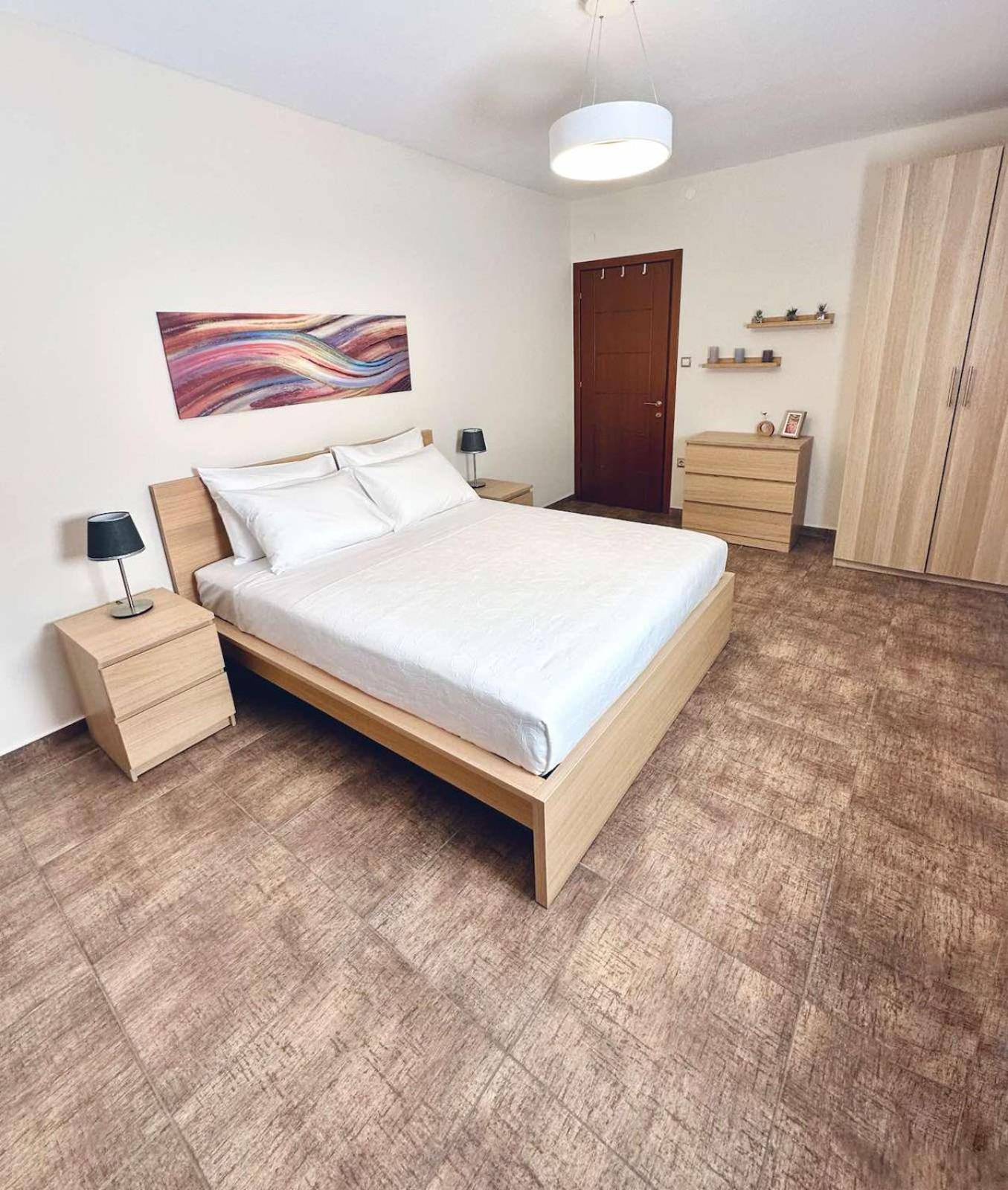 Allure Center 2bdr *