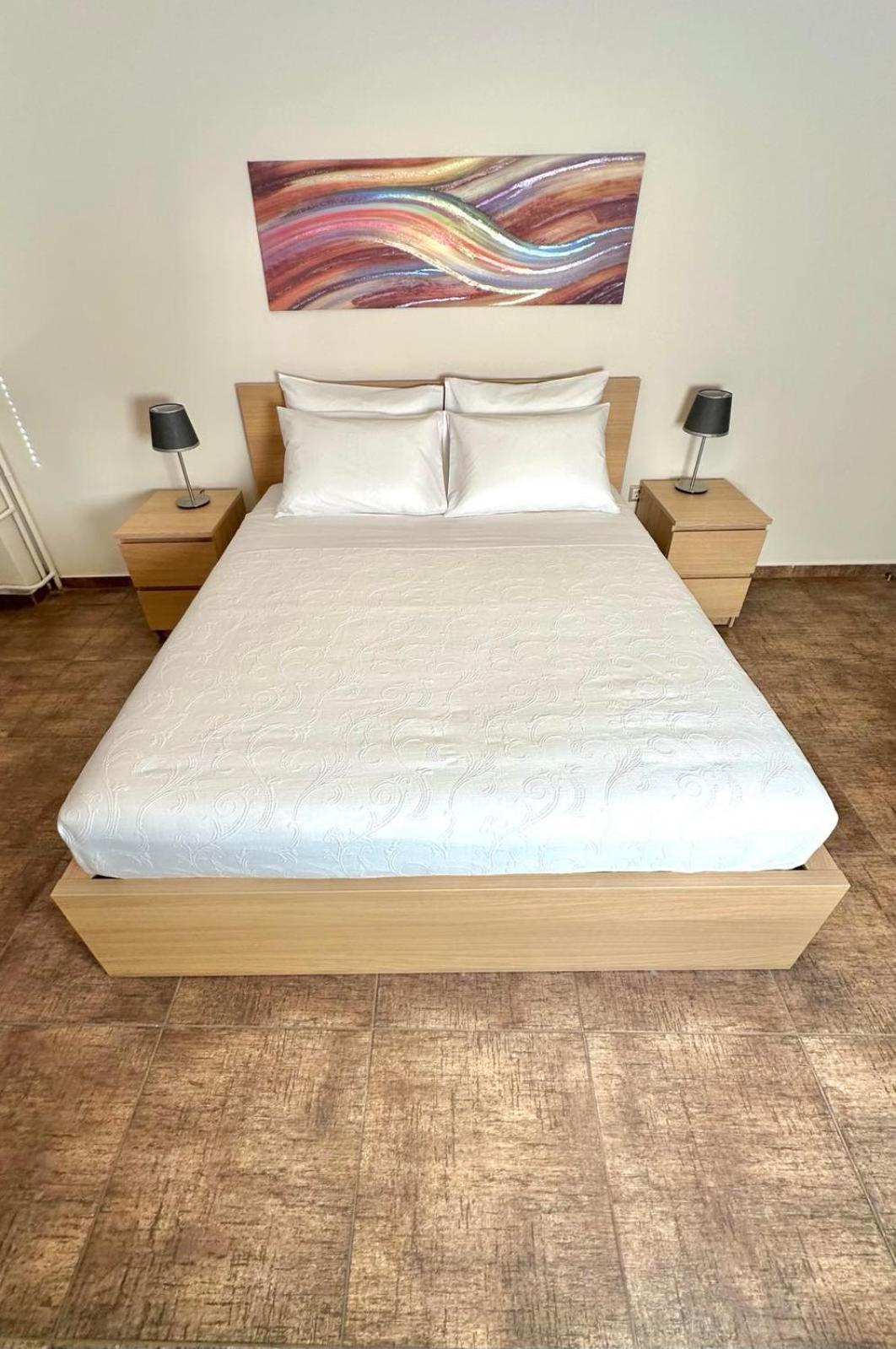 Allure Center 2bdr Apartment *