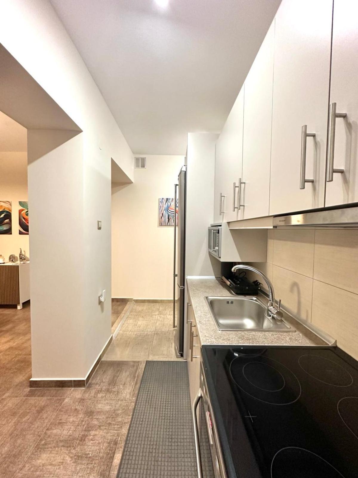 Allure Center 2bdr Apartment *